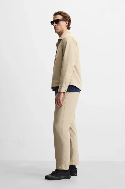 PANTALÓN CHINO TÉCNICO