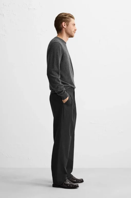 PANTALÓN CON VISCOSA PLIEGUES
