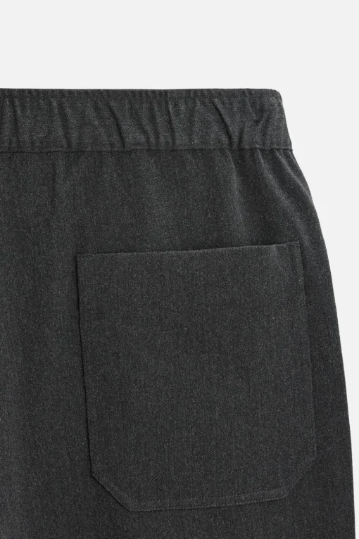 PANTALÓN CON VISCOSA PLIEGUES