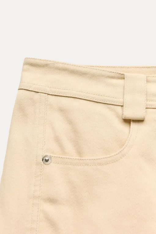 PANTALÓN COSTURA ADELANTADA