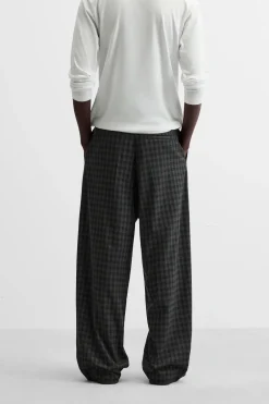 PANTALÓN CUADROS PLIEGUES