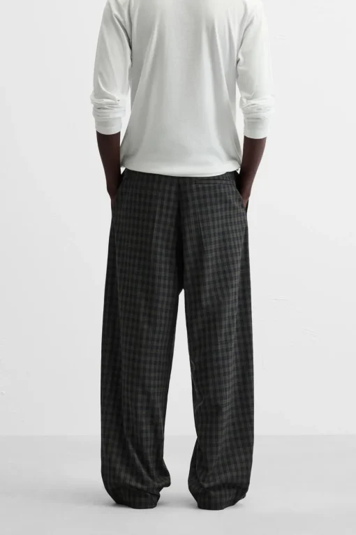 PANTALÓN CUADROS PLIEGUES
