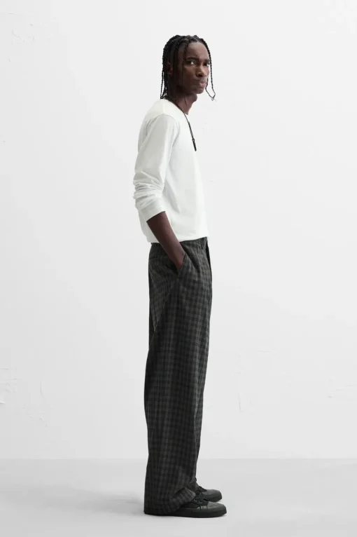 PANTALÓN CUADROS PLIEGUES