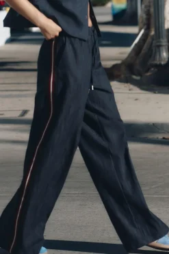 PANTALÓN EFECTO DENIM BANDA LATERAL