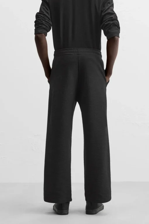 PANTALÓN JOGGER JACQUARD RELIEVE