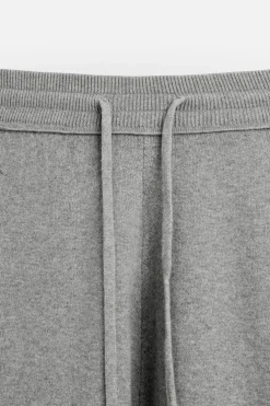 PANTALÓN JOGGER PUNTO COSTURAS IRREGULARES