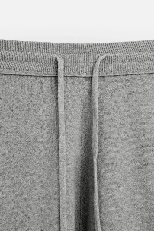 PANTALÓN JOGGER PUNTO COSTURAS IRREGULARES