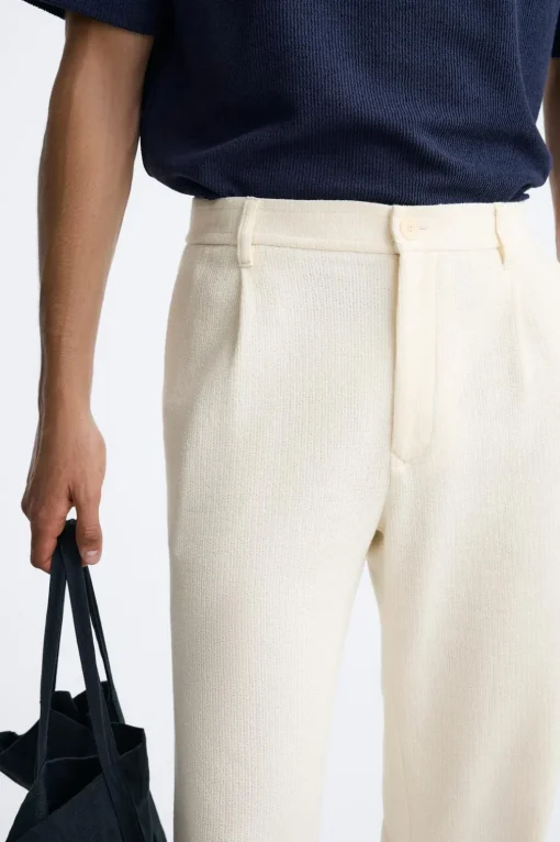 PANTALÓN PLIEGUES ESTRUCTURA