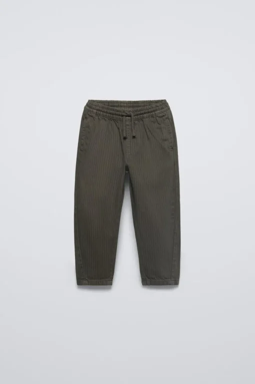 PANTALÓN RAYAS PARCHE