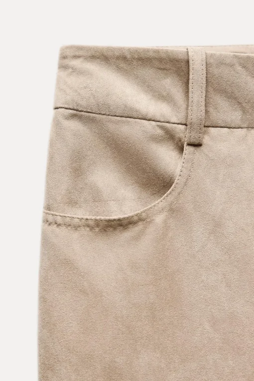 PANTALÓN RECTO EFECTO ANTE