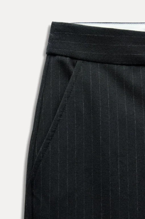 PANTALÓN RECTO RAYA DIPLOMÁTICA