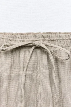 PANTALÓN RECTO TEXTURA