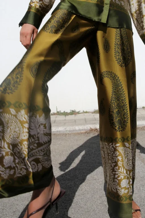 PANTALÓN SATINADO ESTAMPADO