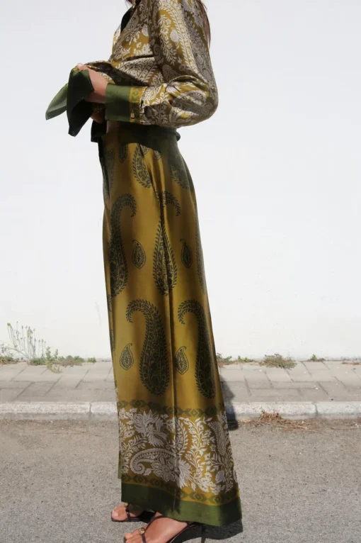 PANTALÓN SATINADO ESTAMPADO