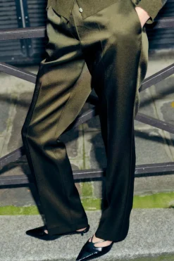 PANTALÓN SATINADO TIRO ALTO