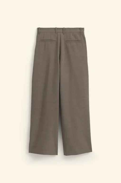 PANTALÓN WIDE FIT PLIEGUES LIMITED EDITION