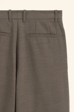 PANTALÓN WIDE FIT PLIEGUES LIMITED EDITION