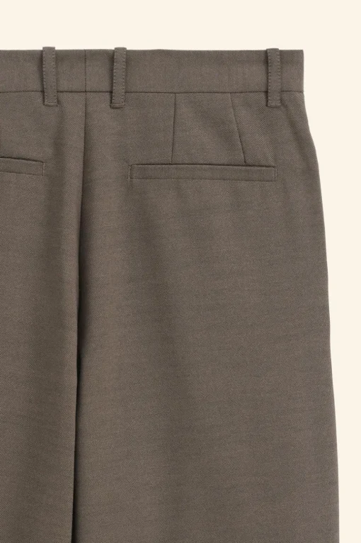 PANTALÓN WIDE FIT PLIEGUES LIMITED EDITION