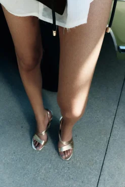 SANDALIA METALIZADA TIRAS