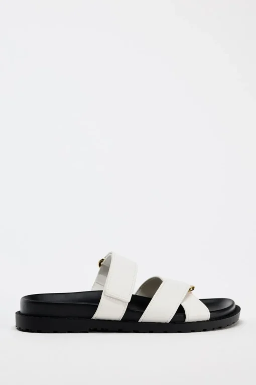 SANDALIA PLANA CONTRASTES