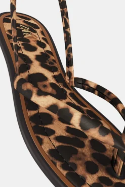 SANDALIA PLANA ESTAMPADO ANIMAL