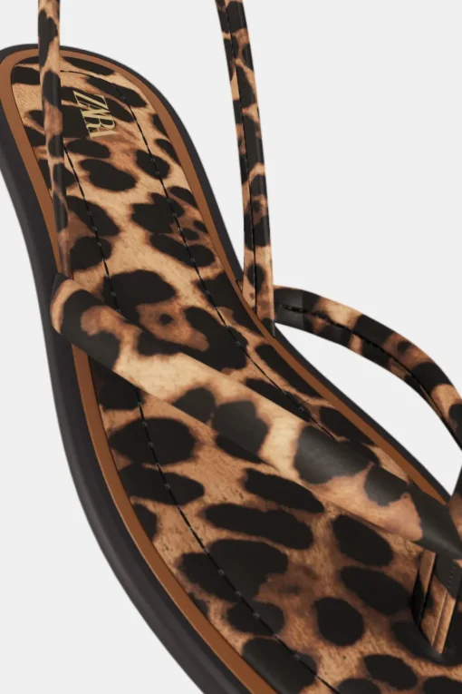 SANDALIA PLANA ESTAMPADO ANIMAL
