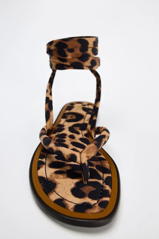SANDALIA PLANA ESTAMPADO ANIMAL