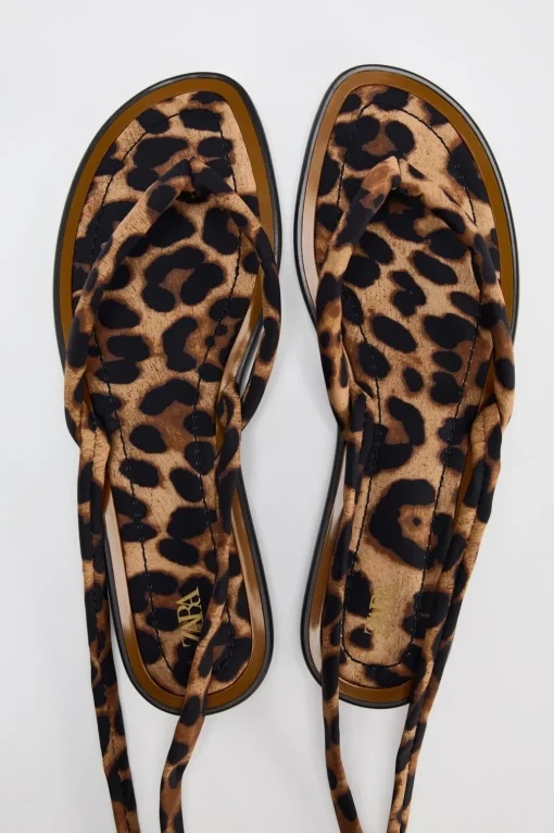 SANDALIA PLANA ESTAMPADO ANIMAL