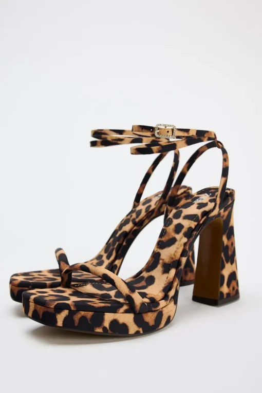 SANDALIA PLATAFORMA ESTAMPADO ANIMAL