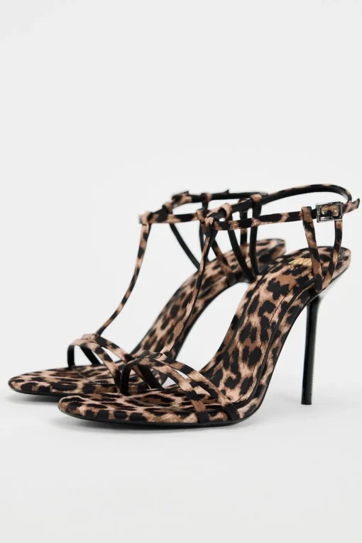 SANDALIA TACÓN ESTAMPADO ANIMAL