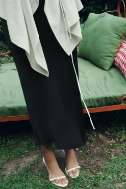 SANDALIA TACÓN HEBILLA