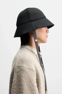 SOMBRERO BUCKET TÉCNICO X NANUSHKA
