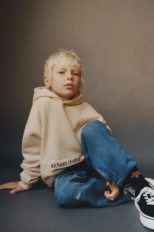 SUDADERA CAPUCHA X RICARDO CAVOLO