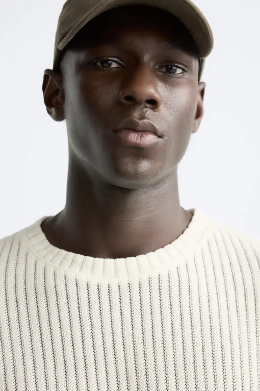 SUDADERA ESTRUCTURA CALADO