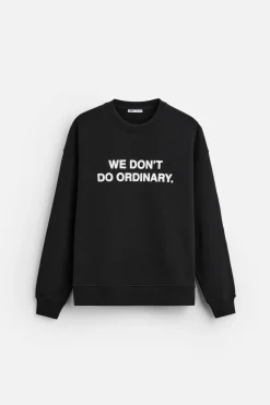 SUDADERA TEXTO ESTAMPADO