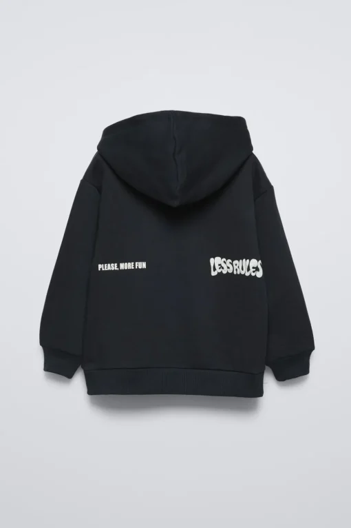 SUDADERA TEXTO RELIEVE