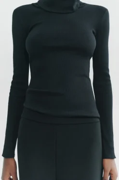 TOP CANALÉ CUELLO ALTO