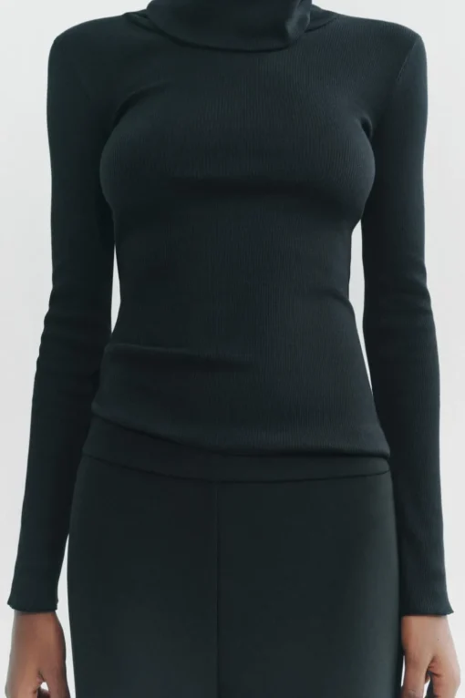 TOP CANALÉ CUELLO ALTO