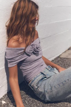 TOP HILO METALIZADO FLORES RELIEVE