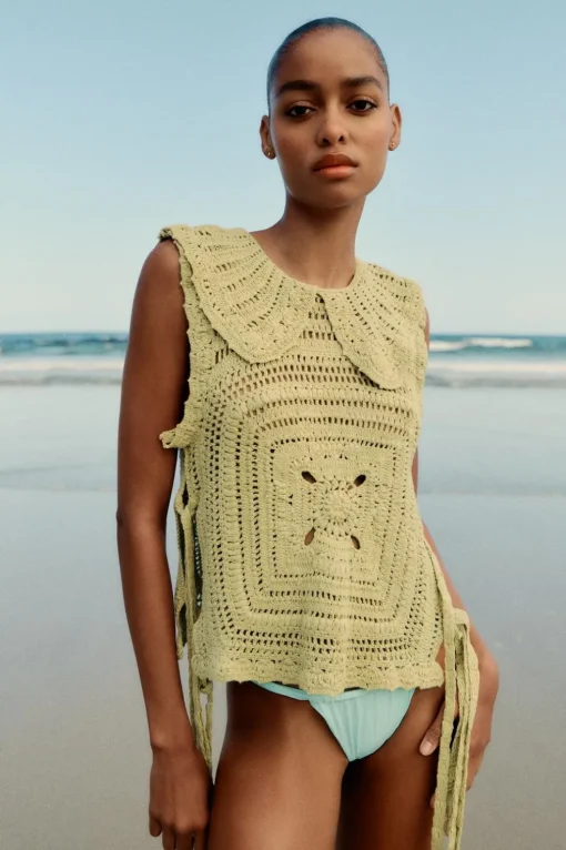 TOP PUNTO CROCHET LAZOS LATERALES