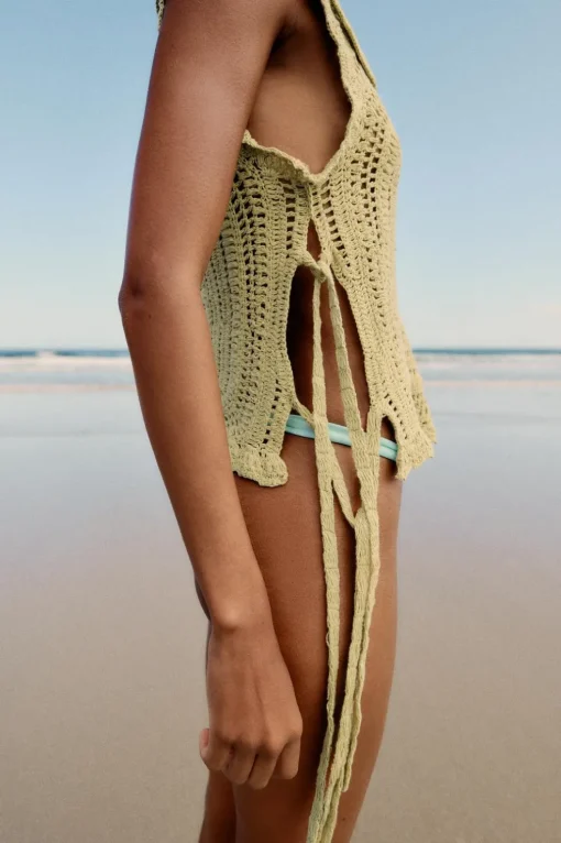TOP PUNTO CROCHET LAZOS LATERALES