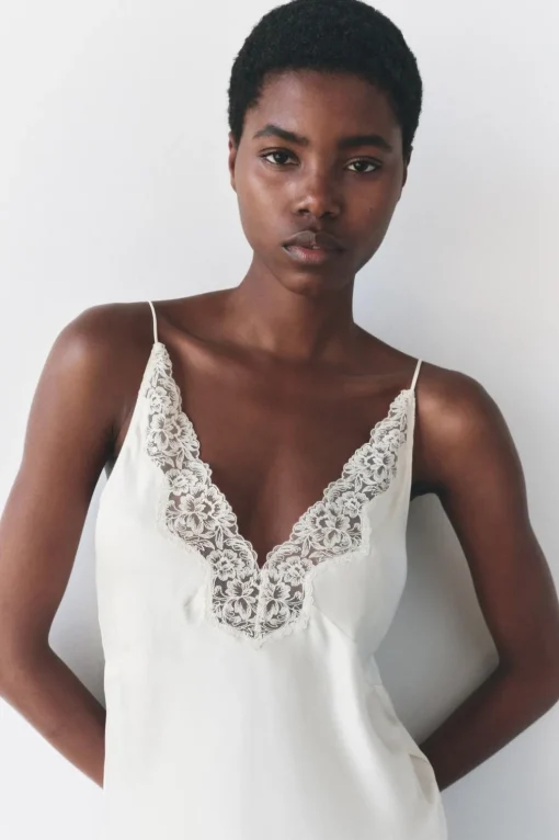 TOP SATINADO ENCAJE ZW COLLECTION