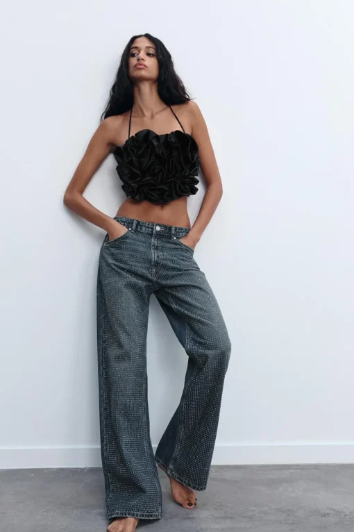TOP SATINADO HALTER FLOR RELIEVE