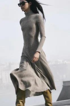 VESTIDO ASIMÉTRICO TEXTURA