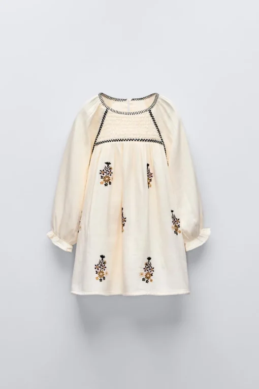 VESTIDO BORDADO NIDO DE ABEJA