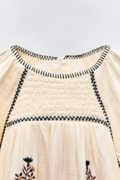 VESTIDO BORDADO NIDO DE ABEJA