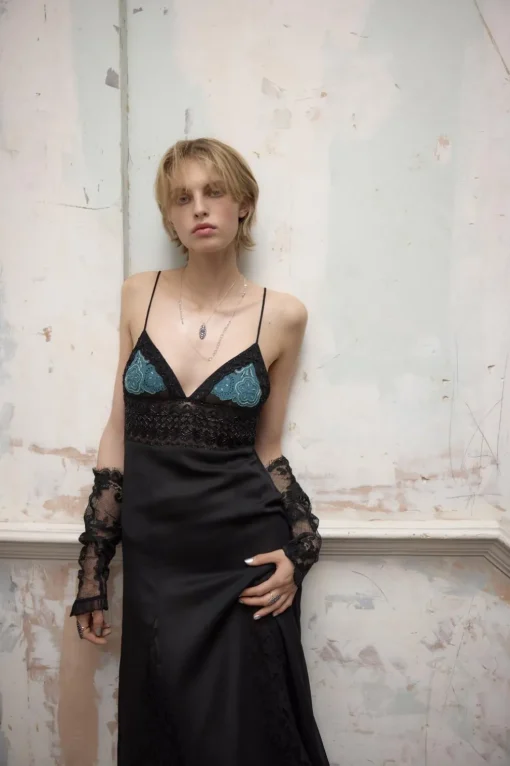 VESTIDO COMBINADO BORDADO ABALORIOS