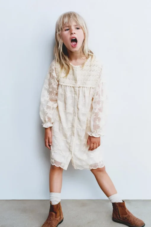 VESTIDO COMBINADO CROCHET Y BORDADOS