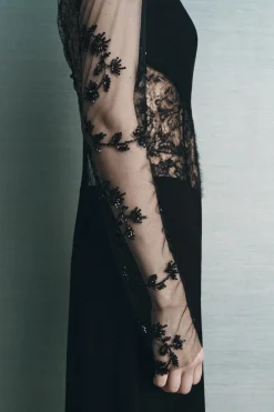 VESTIDO COMBINADO ENCAJE ABALORIOS