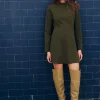 VESTIDO CORTO BOTONES DORADOS HOMBRO